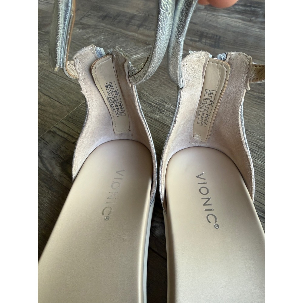 Vionic Laurel Womens 8 Silver Metallic Leather Sandals Lug Sole Comfort Orthotic - Picture 4 of 8